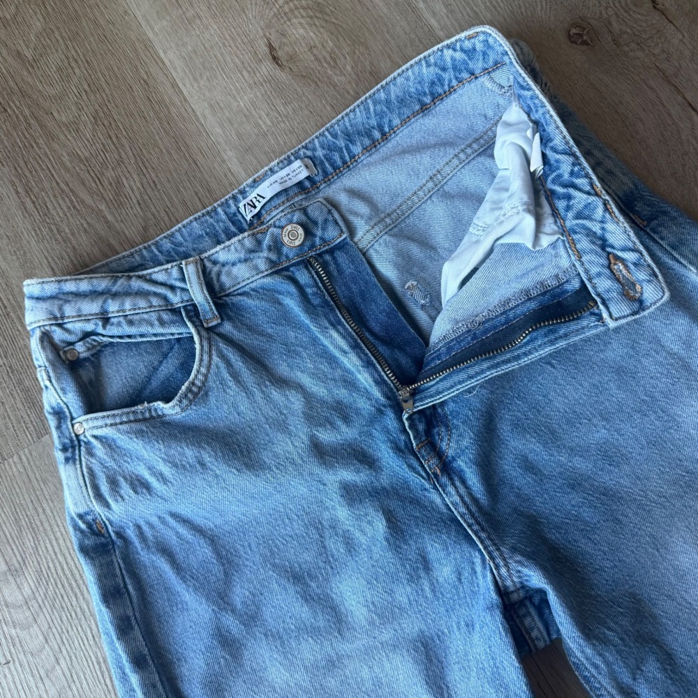 Zara Womens High Waist Straight Leg Jeans Light Wash Raw Hem Side Slit Size 8